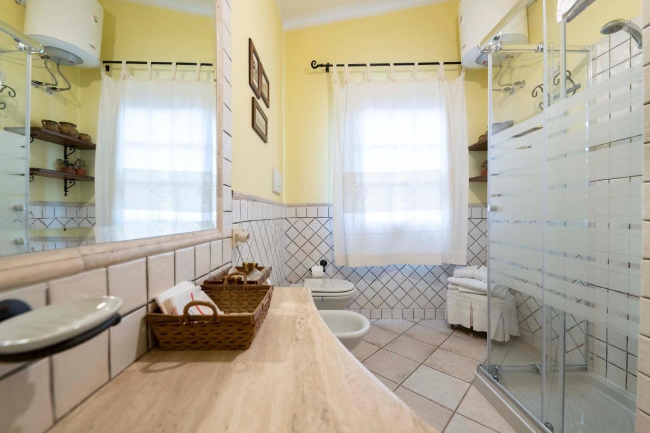 Sa Domu Sarda Suites - Bed & Breakfast Porto Columbu - Perd'E Sali ภายนอก รูปภาพ