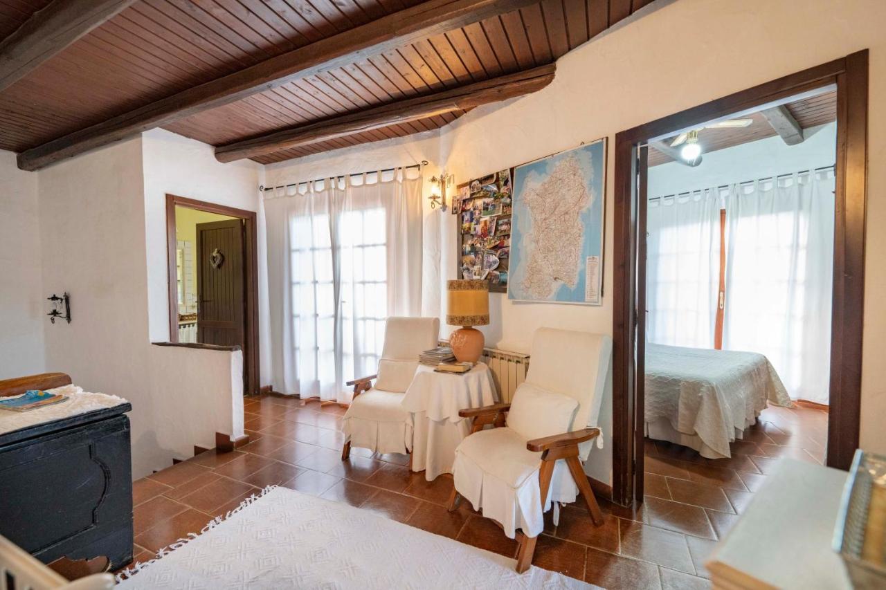 Sa Domu Sarda Suites - Bed & Breakfast Porto Columbu - Perd'E Sali ภายนอก รูปภาพ