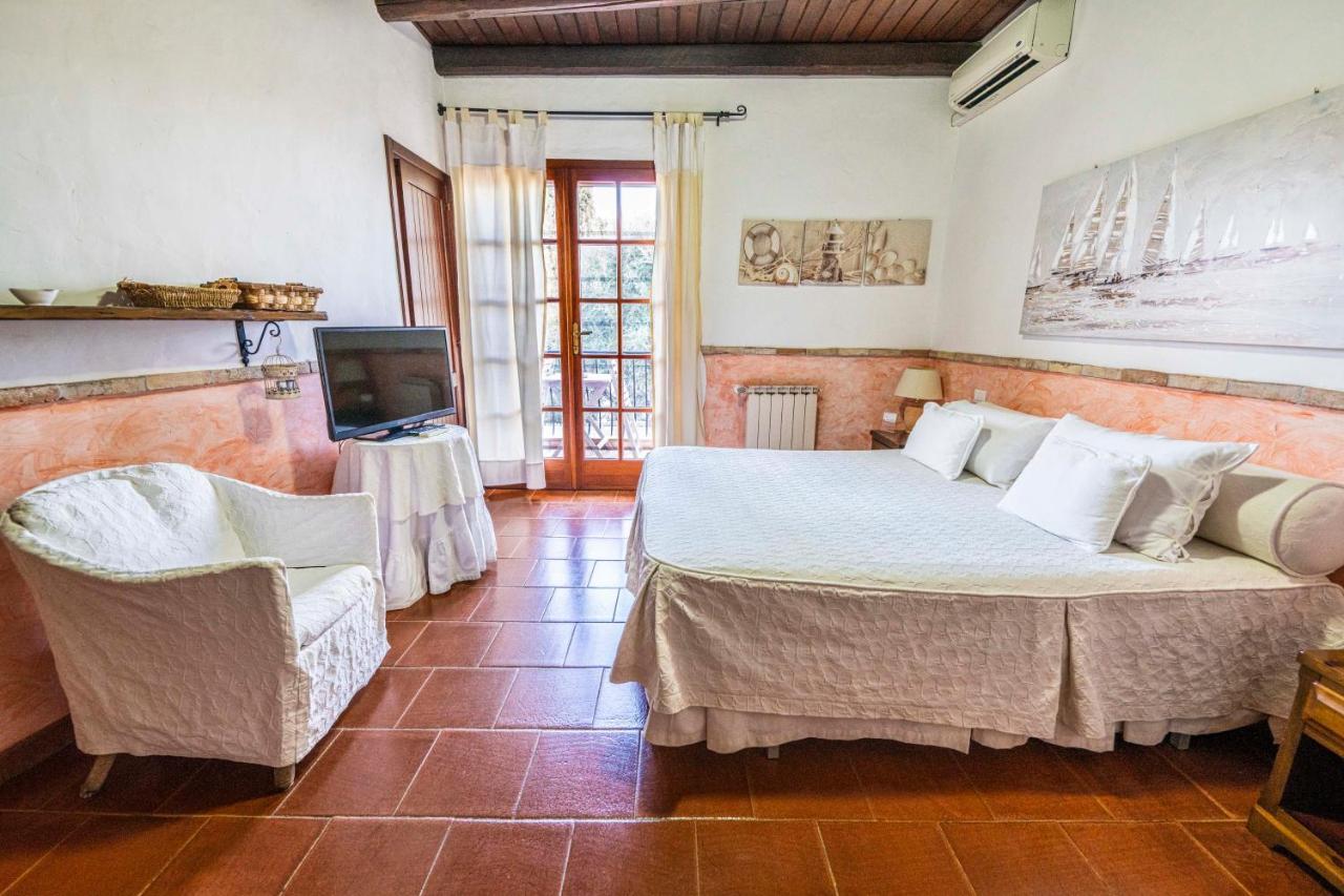 Sa Domu Sarda Suites - Bed & Breakfast Porto Columbu - Perd'E Sali ภายนอก รูปภาพ