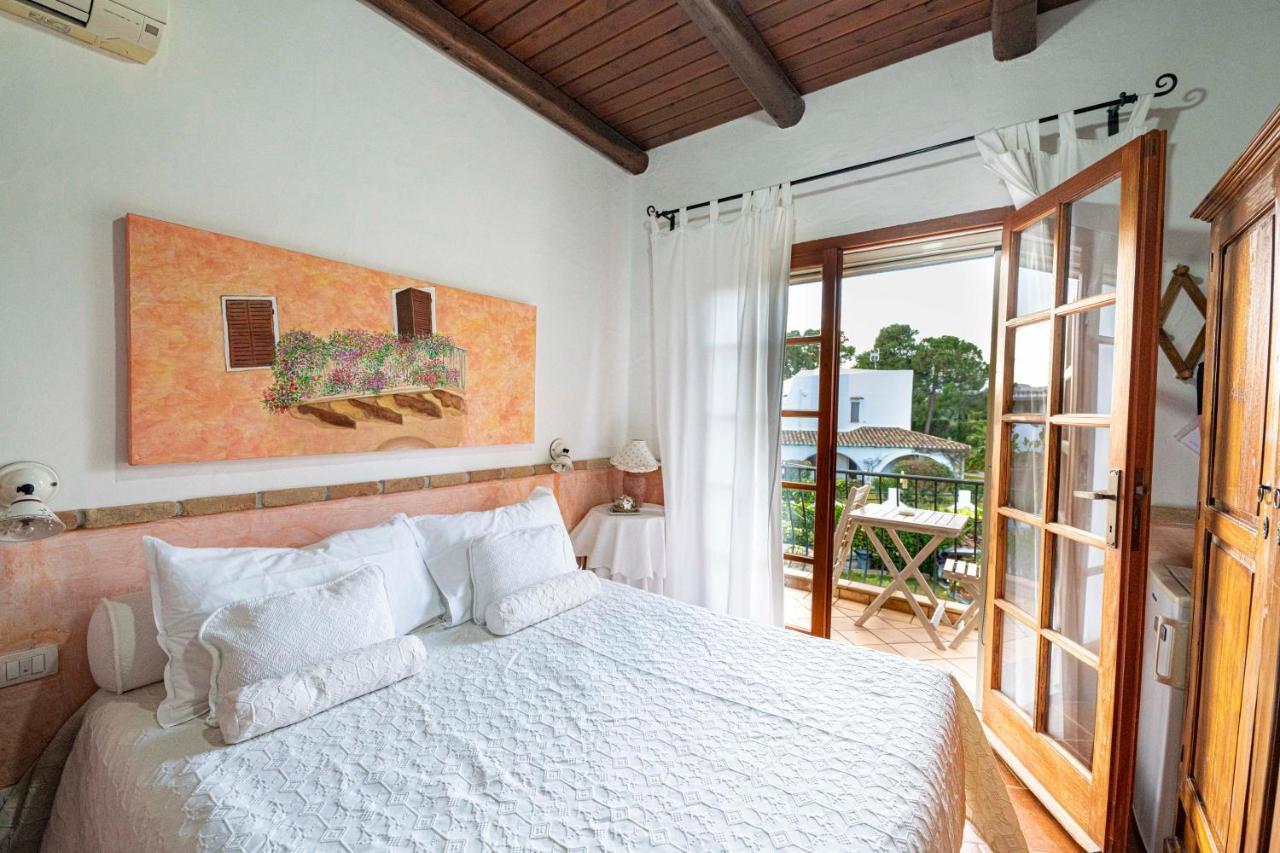 Sa Domu Sarda Suites - Bed & Breakfast Porto Columbu - Perd'E Sali ภายนอก รูปภาพ