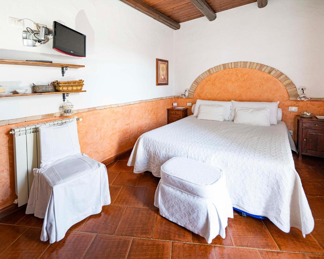 Sa Domu Sarda Suites - Bed & Breakfast Porto Columbu - Perd'E Sali ภายนอก รูปภาพ