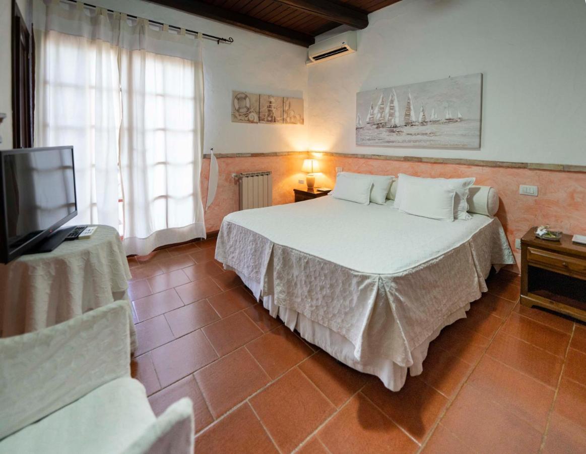 Sa Domu Sarda Suites - Bed & Breakfast Porto Columbu - Perd'E Sali ภายนอก รูปภาพ
