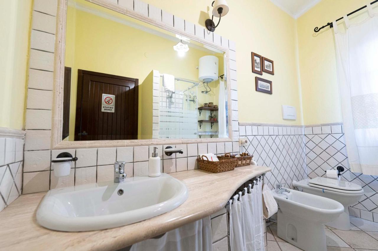 Sa Domu Sarda Suites - Bed & Breakfast Porto Columbu - Perd'E Sali ภายนอก รูปภาพ